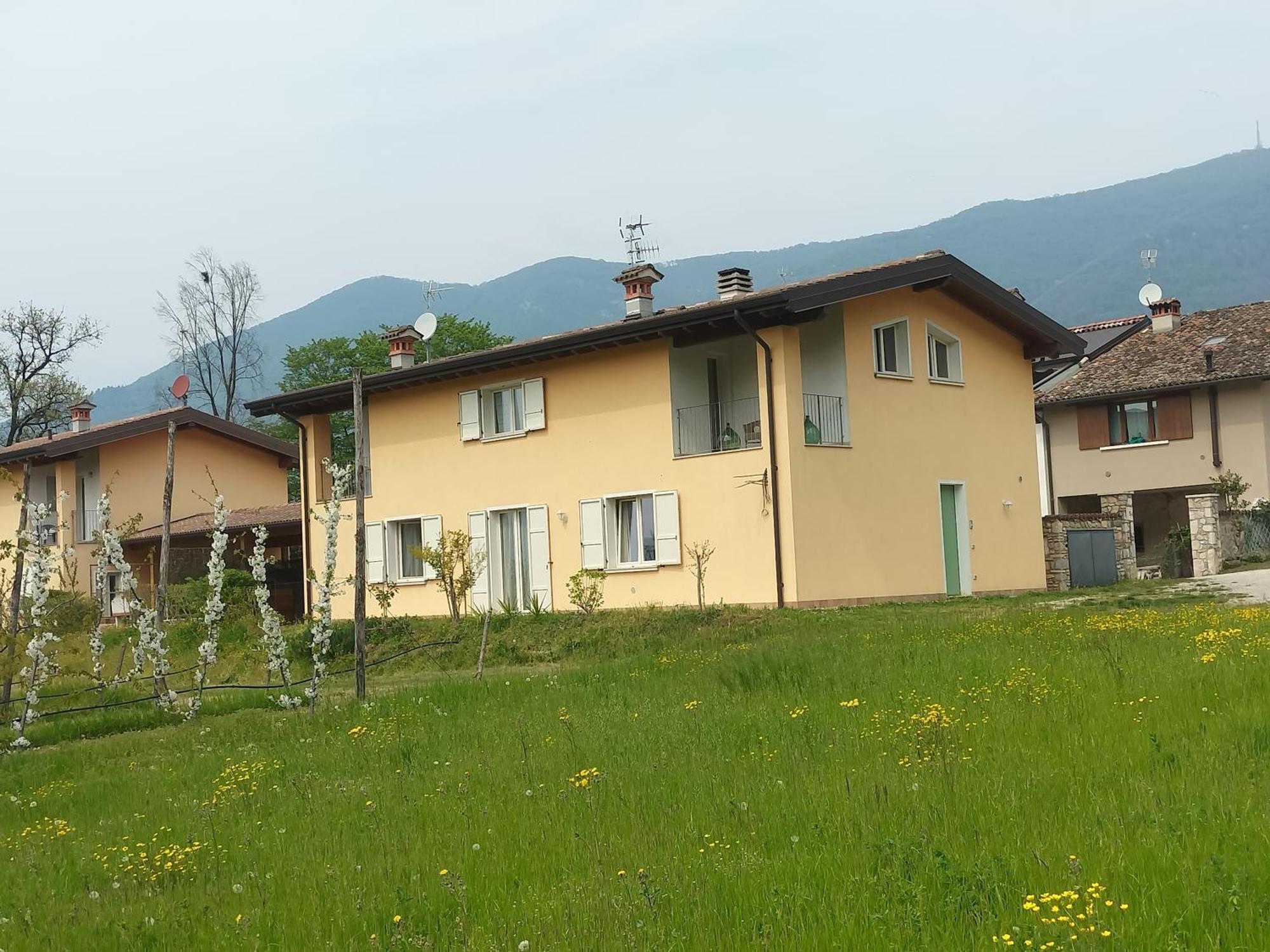 Cascina Legnago Bilocale A 6 Chilometri Da Salo' Apartment Villanuova sul clisi Екстериор снимка