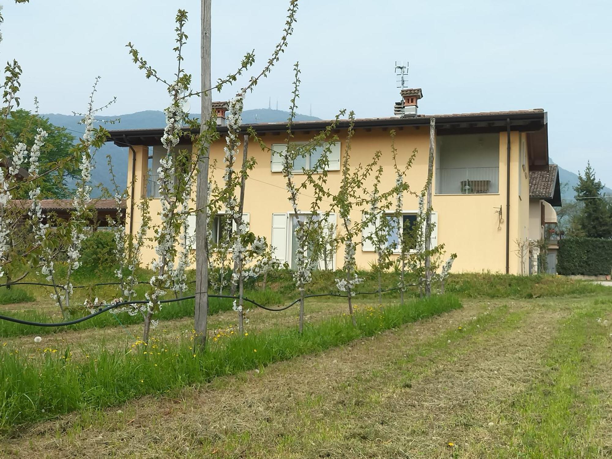 Cascina Legnago Bilocale A 6 Chilometri Da Salo' Apartment Villanuova sul clisi Екстериор снимка